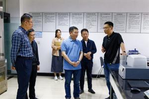 湖北鄂中通世達瀝青有限公司總經(jīng)理黃晶到訪高遠(yuǎn)路業(yè)